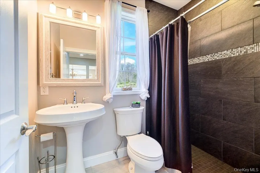 11 Saddle Hill Road Chester NY 10918