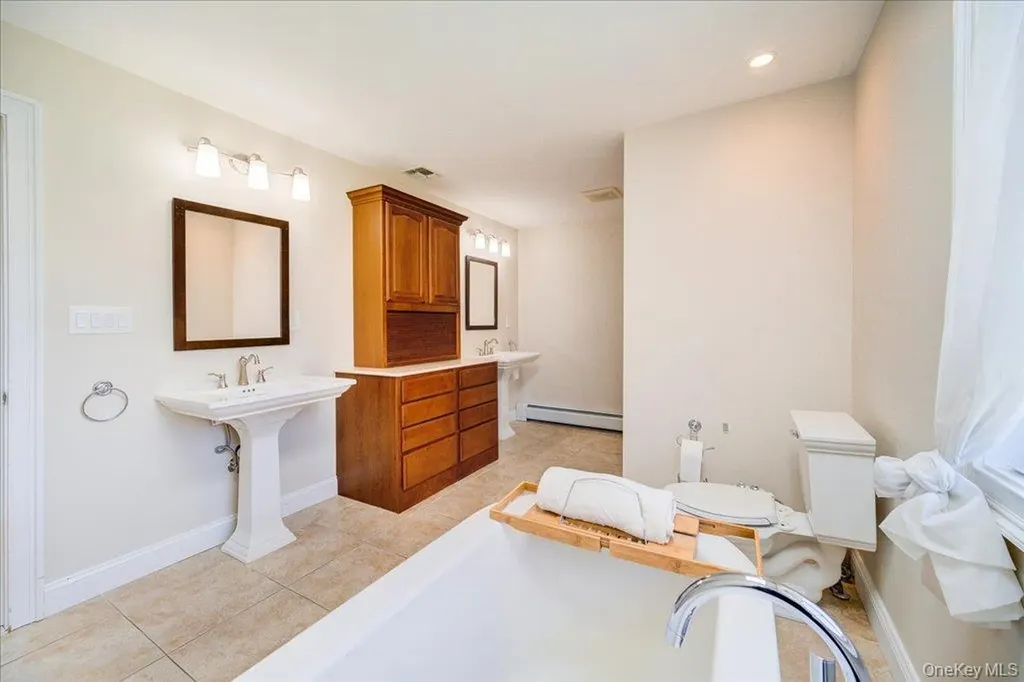 11 Saddle Hill Road Chester NY 10918