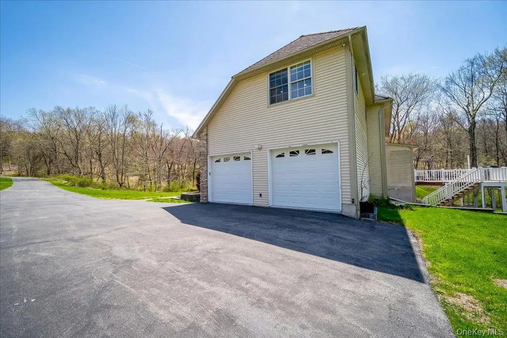 11 Saddle Hill Road Chester NY 10918