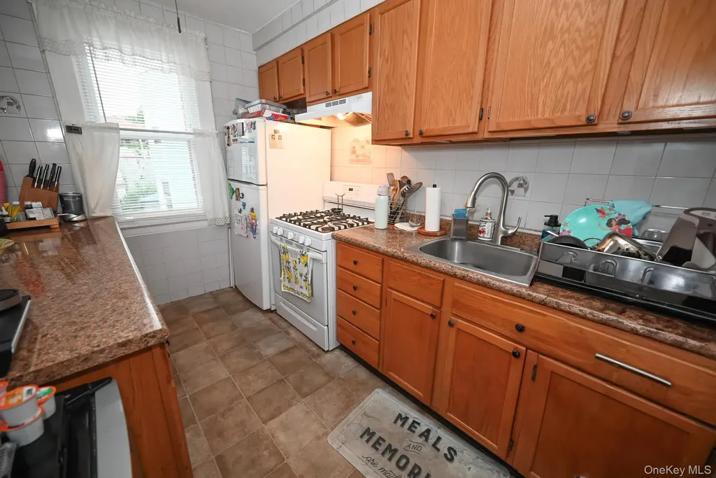 6060 Flushing Avenue Maspeth NY 11378