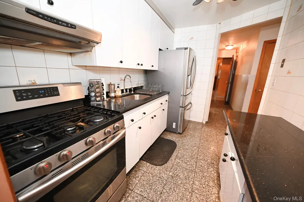 6060 Flushing Avenue Maspeth NY 11378