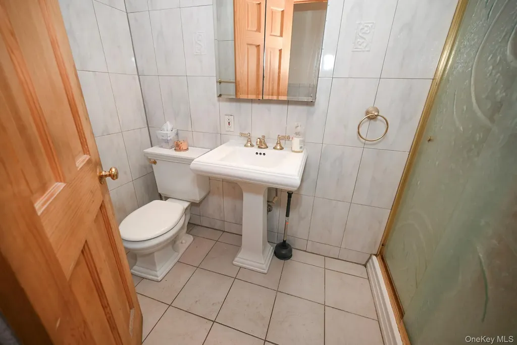 6060 Flushing Avenue Maspeth NY 11378