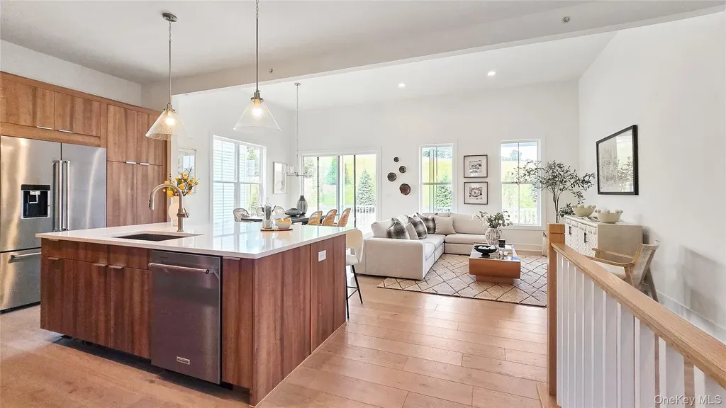 2073 Summit Loop Carmel NY 10512