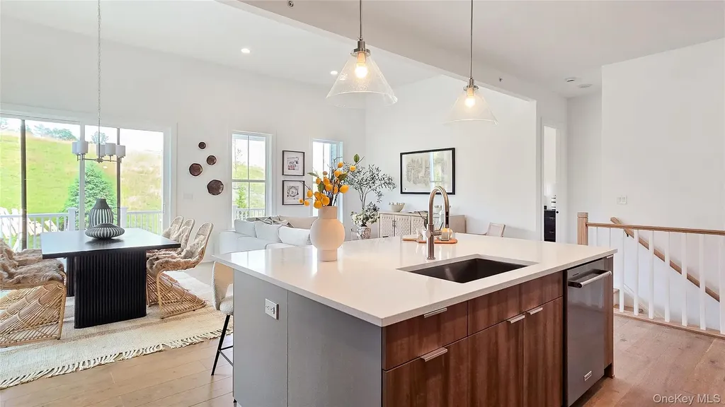 2073 Summit Loop Carmel NY 10512