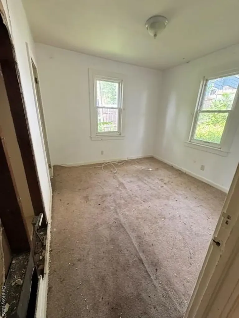 157 Tanglewylde Road Lake Peekskill NY 10537