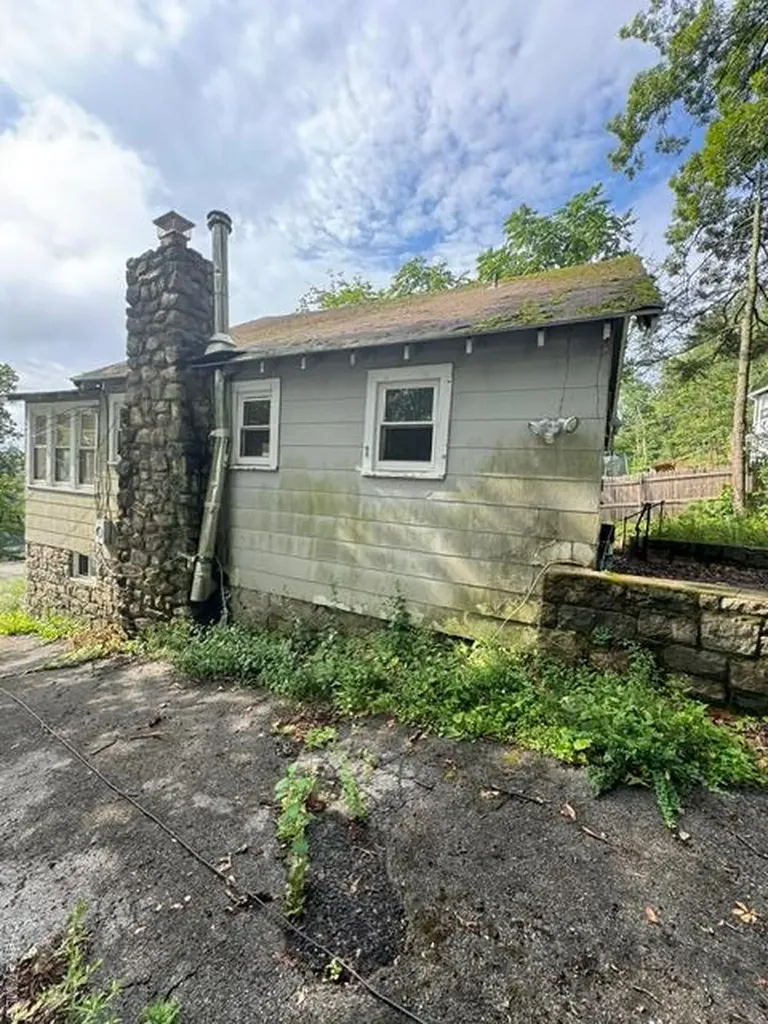 157 Tanglewylde Road Lake Peekskill NY 10537
