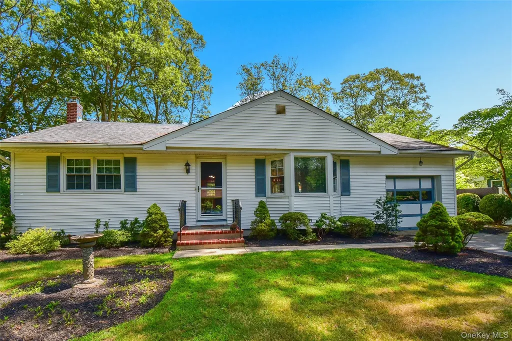 41 Marbeth Circle Miller Place NY 11764