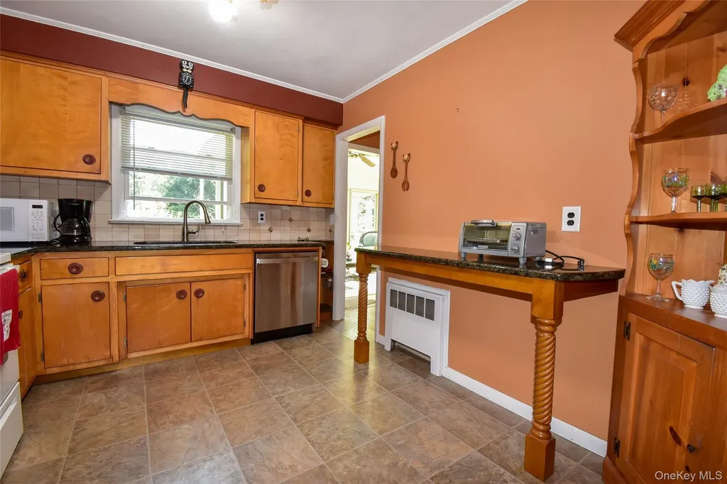 41 Marbeth Circle Miller Place NY 11764