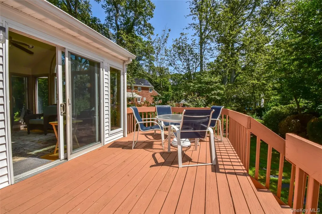41 Marbeth Circle Miller Place NY 11764