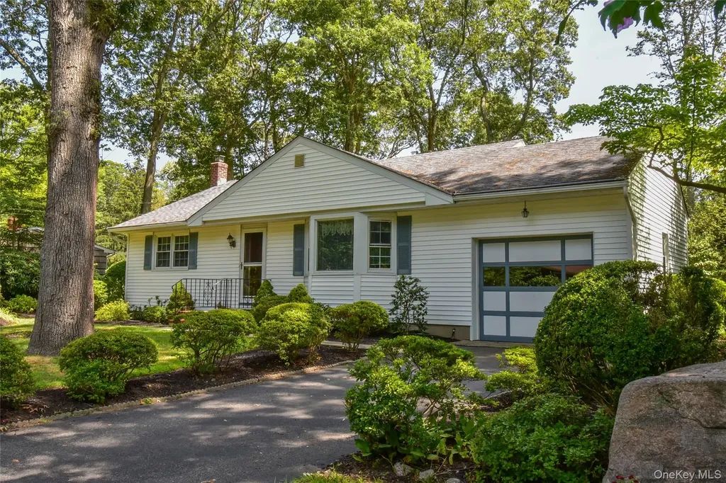 41 Marbeth Circle Miller Place NY 11764