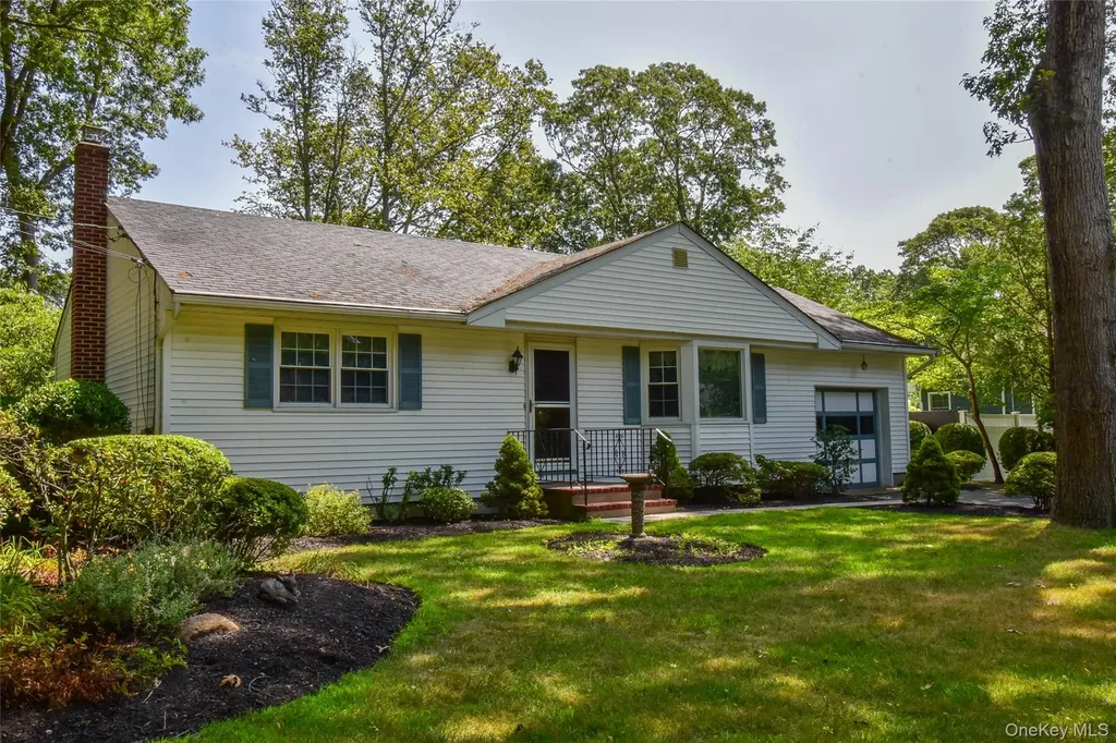41 Marbeth Circle Miller Place NY 11764
