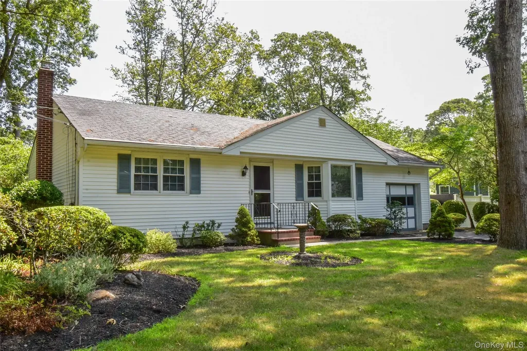 41 Marbeth Circle Miller Place NY 11764