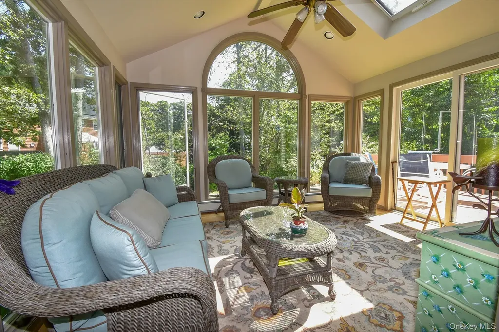 41 Marbeth Circle Miller Place NY 11764