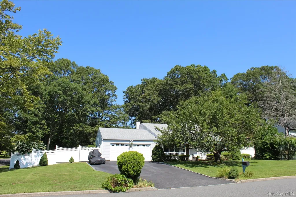12 Sequoia Drive Coram NY 11727