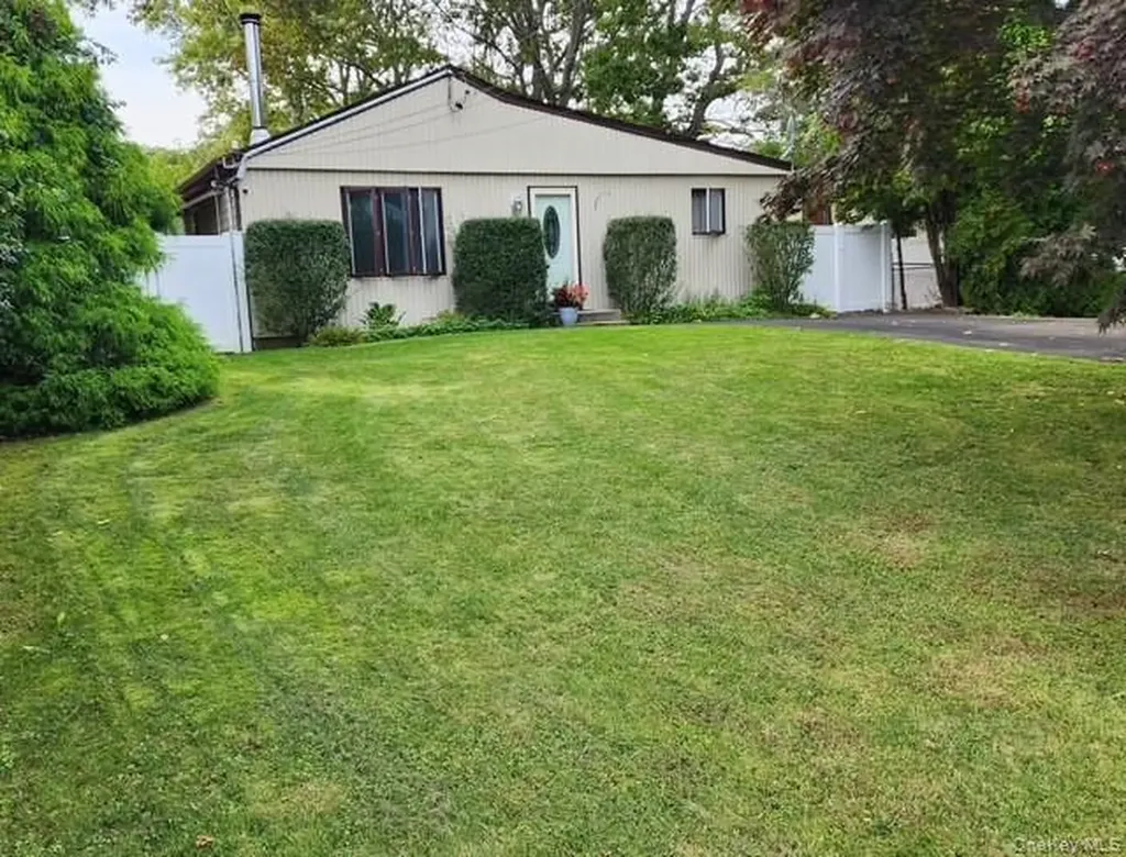 72 Propose Road Shirley NY 11967