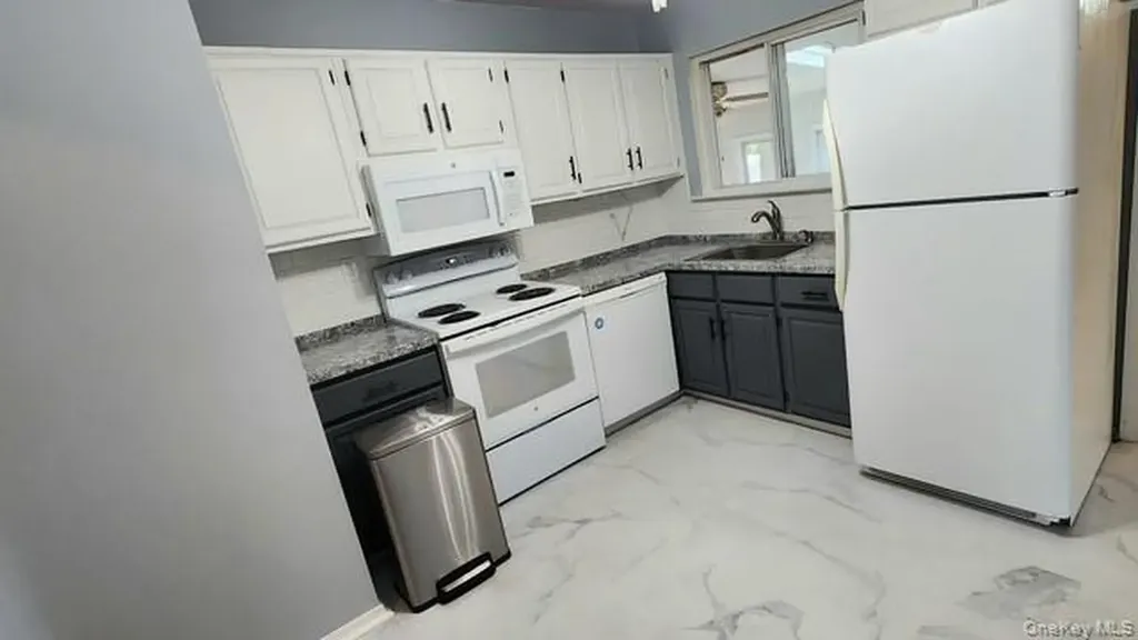 72 Propose Road Shirley NY 11967