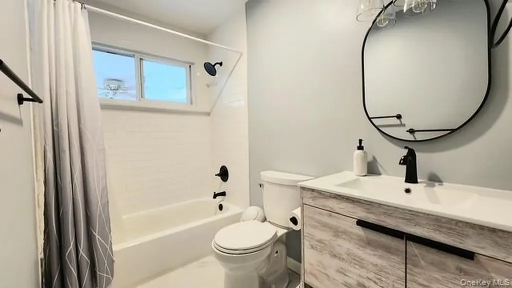 72 Propose Road Shirley NY 11967