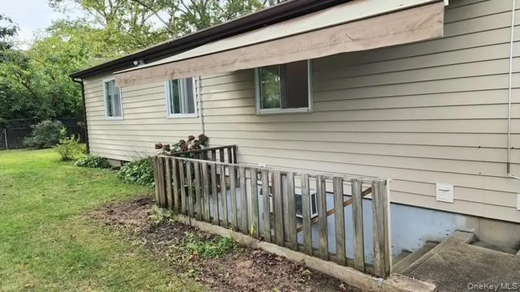 72 Propose Road Shirley NY 11967