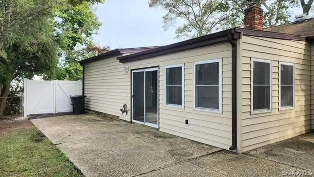 72 Propose Road Shirley NY 11967