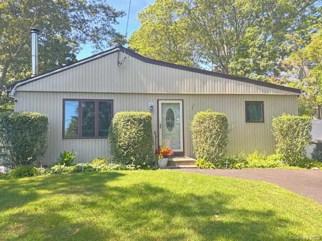 72 Propose Road Shirley NY 11967