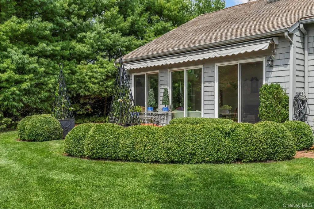 30 Huckleberry Lane East Hampton NY 11937