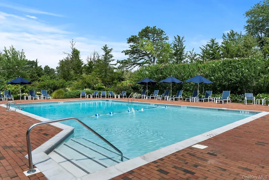 30 Huckleberry Lane East Hampton NY 11937