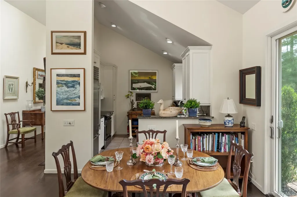 30 Huckleberry Lane East Hampton NY 11937