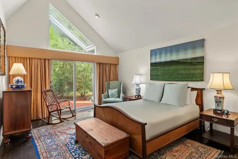 30 Huckleberry Lane East Hampton NY 11937