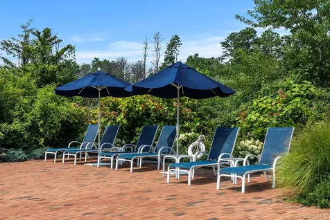 30 Huckleberry Lane East Hampton NY 11937