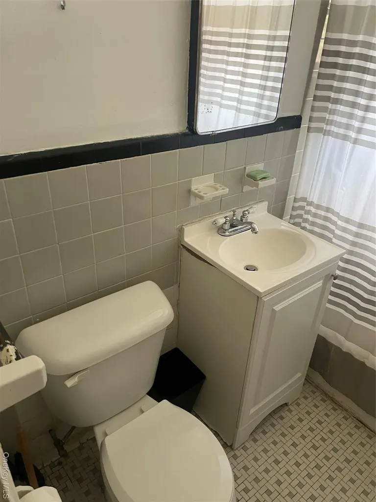 5614 Netherland Avenue Bronx NY 10471
