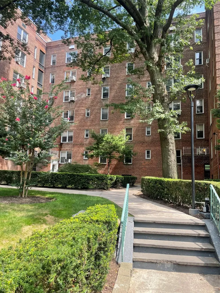 5614 Netherland Avenue Bronx NY 10471