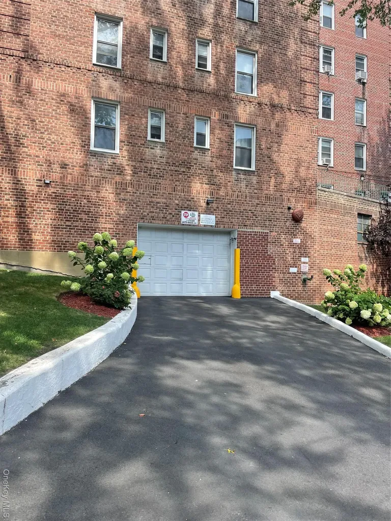5614 Netherland Avenue Bronx NY 10471