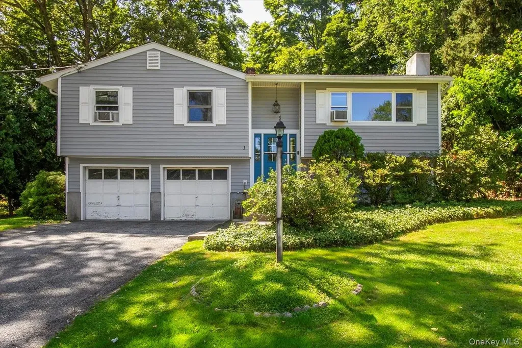1 Emerald Lane Mahopac NY 10541