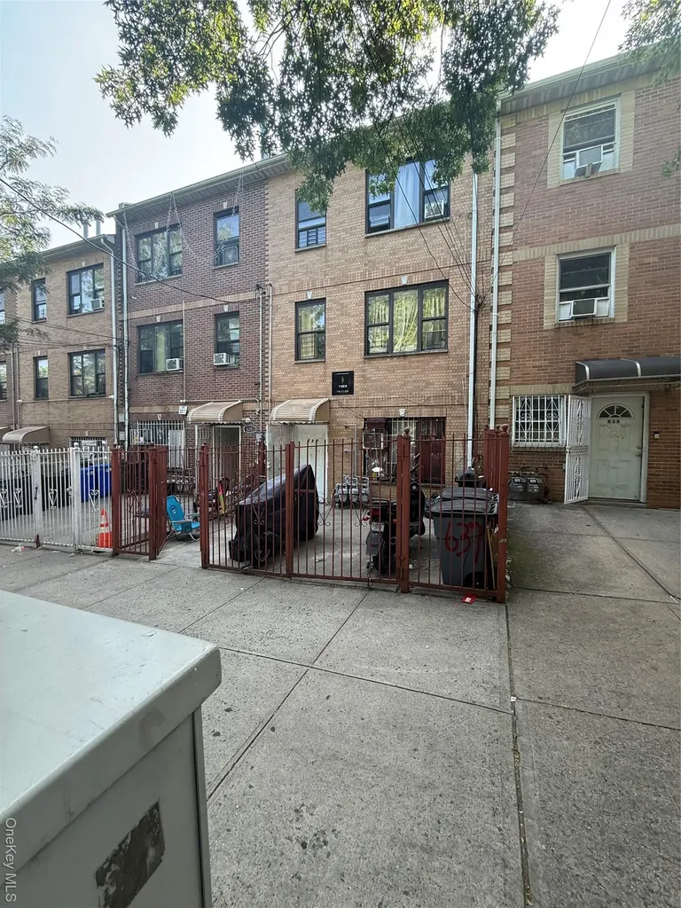 637 Barretto Street Bronx NY 10474