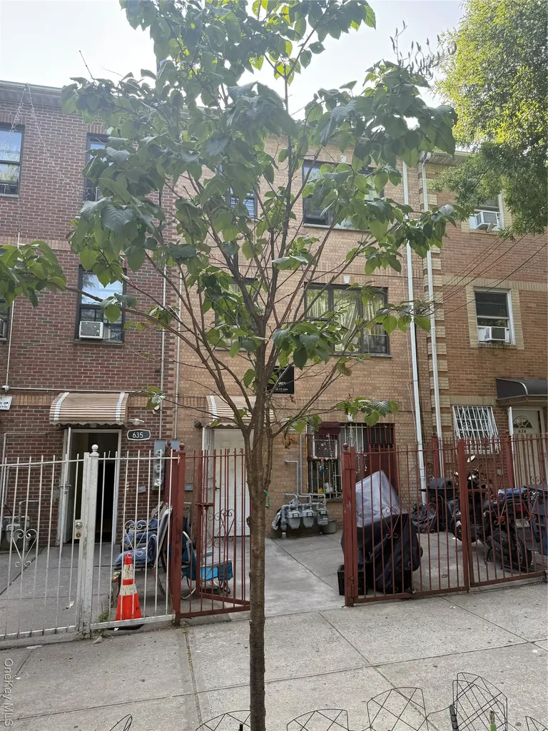 637 Barretto Street Bronx NY 10474