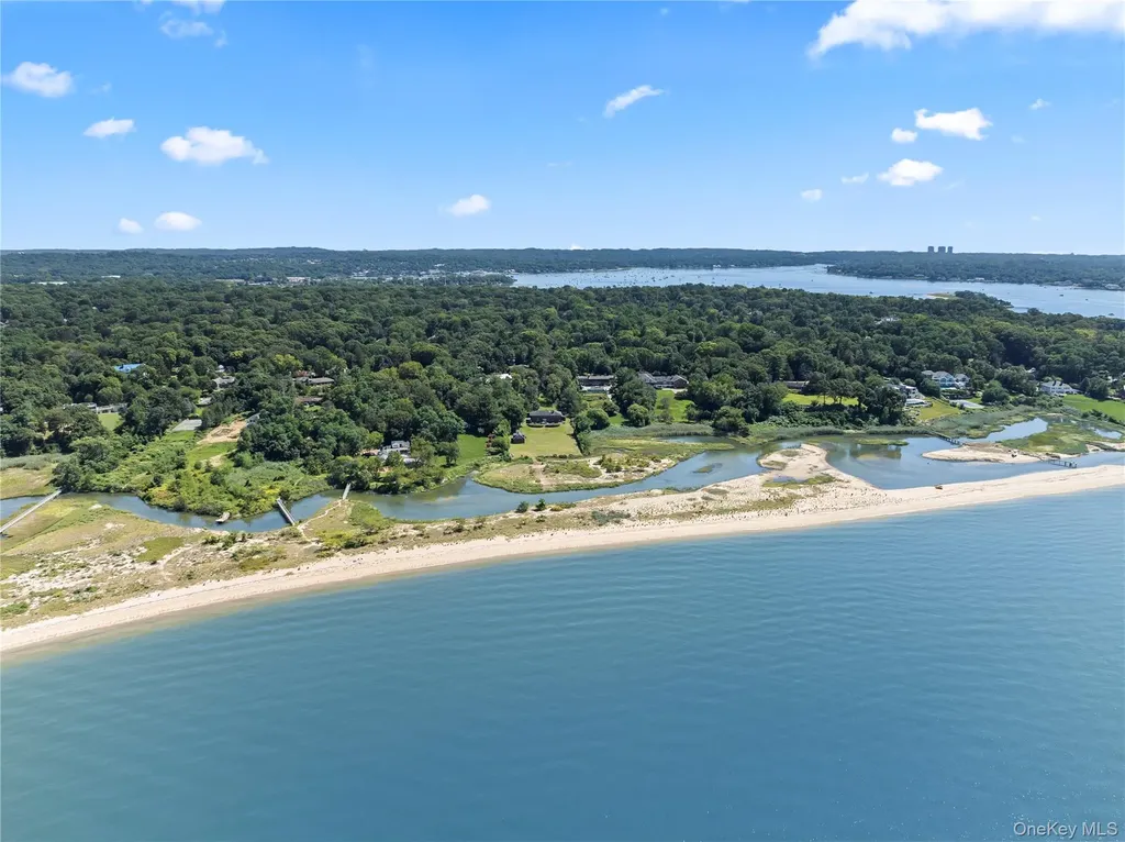 22 Messenger Lane Sands Point NY 11050