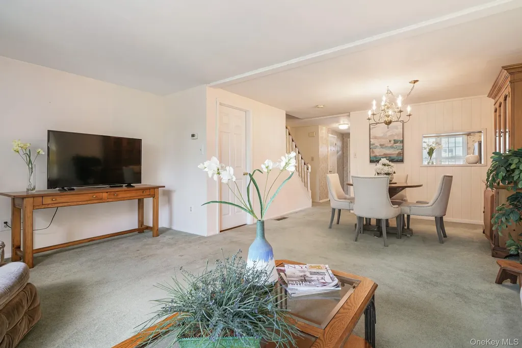 105 Williamsburg Drive Mahopac NY 10541