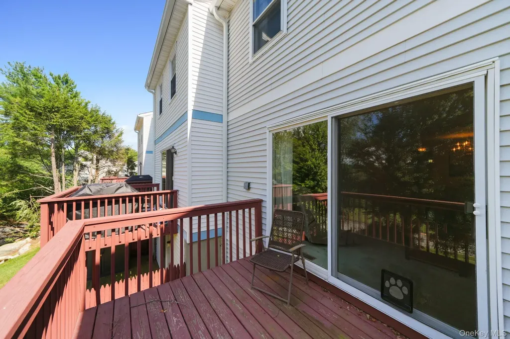 105 Williamsburg Drive Mahopac NY 10541