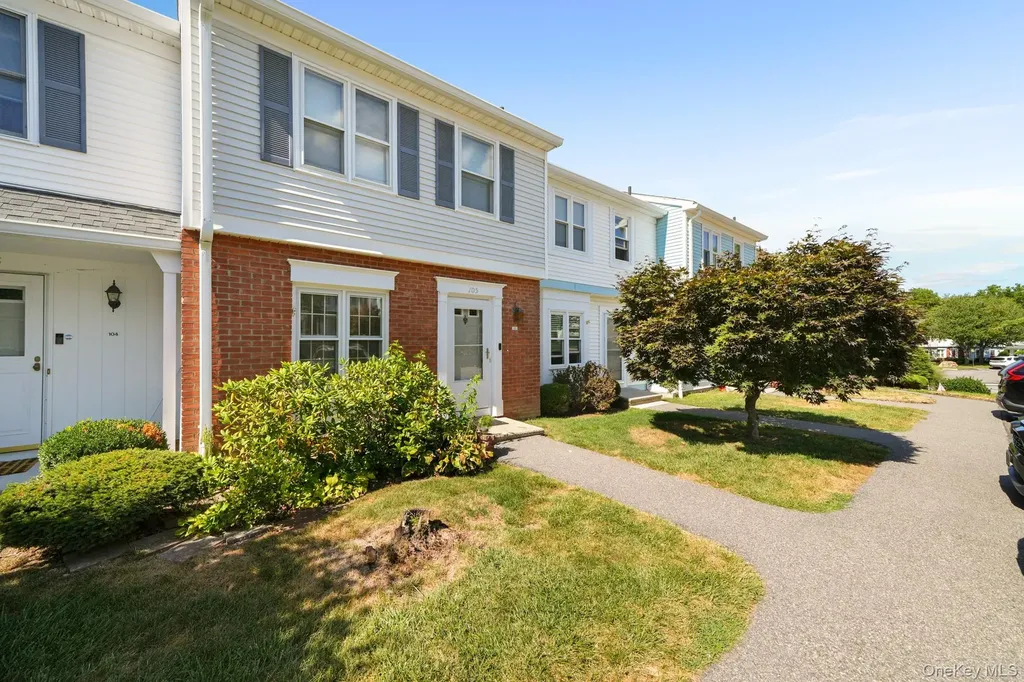 105 Williamsburg Drive Mahopac NY 10541