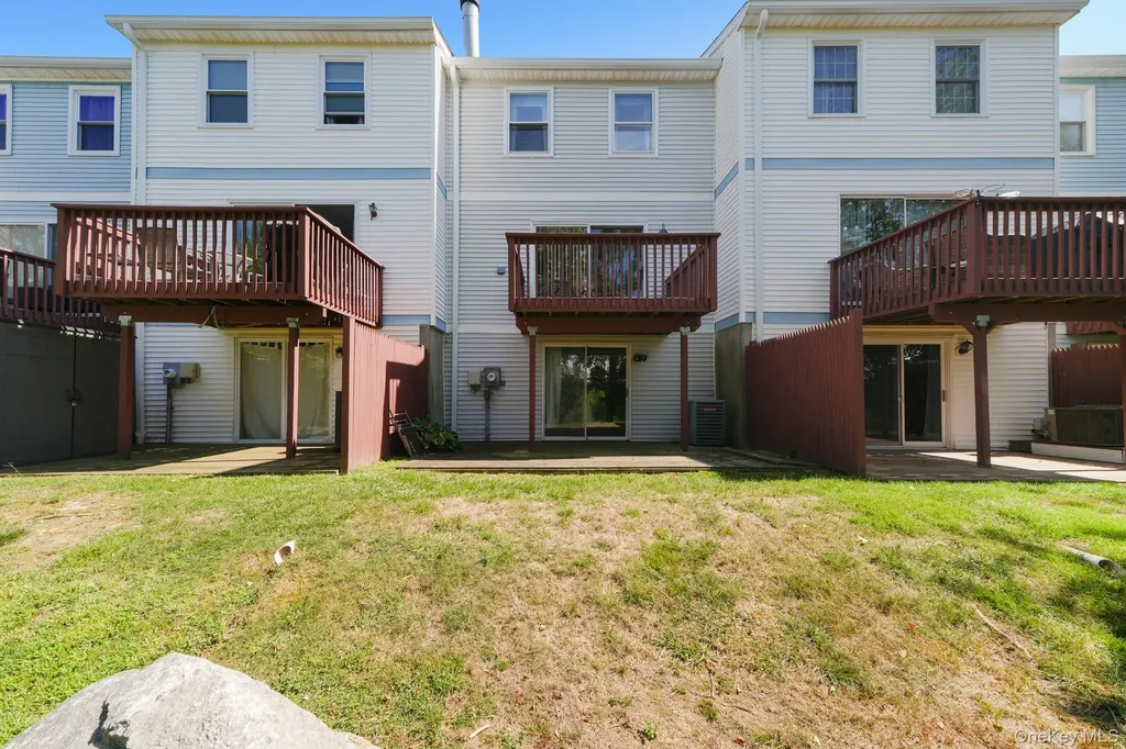 105 Williamsburg Drive Mahopac NY 10541