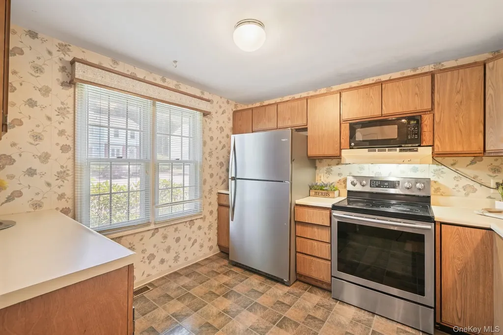105 Williamsburg Drive Mahopac NY 10541