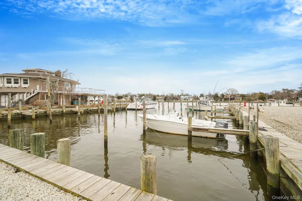 2 Bay Place Bay Shore NY 11751