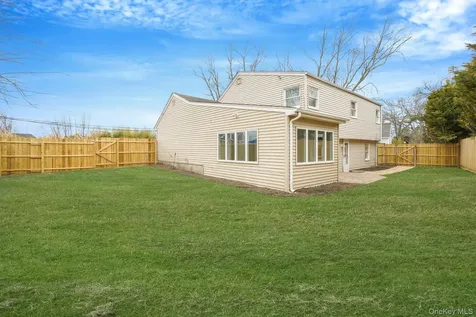 2 Bay Place Bay Shore NY 11751