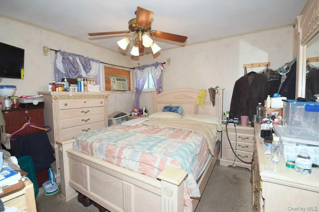 14 E Walnut Street Central Islip NY 11722