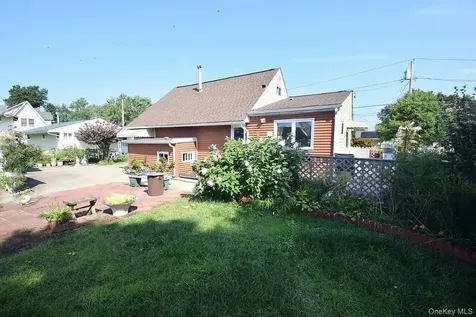 14 E Walnut Street Central Islip NY 11722
