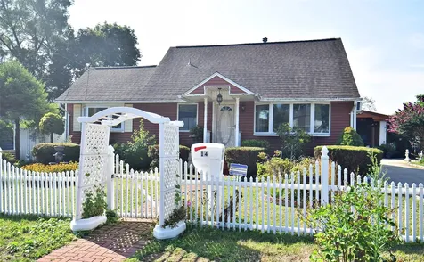 14 E Walnut Street Central Islip NY 11722