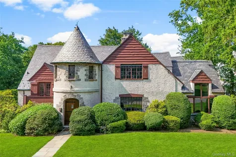 49 Carleon Avenue Larchmont NY 10538