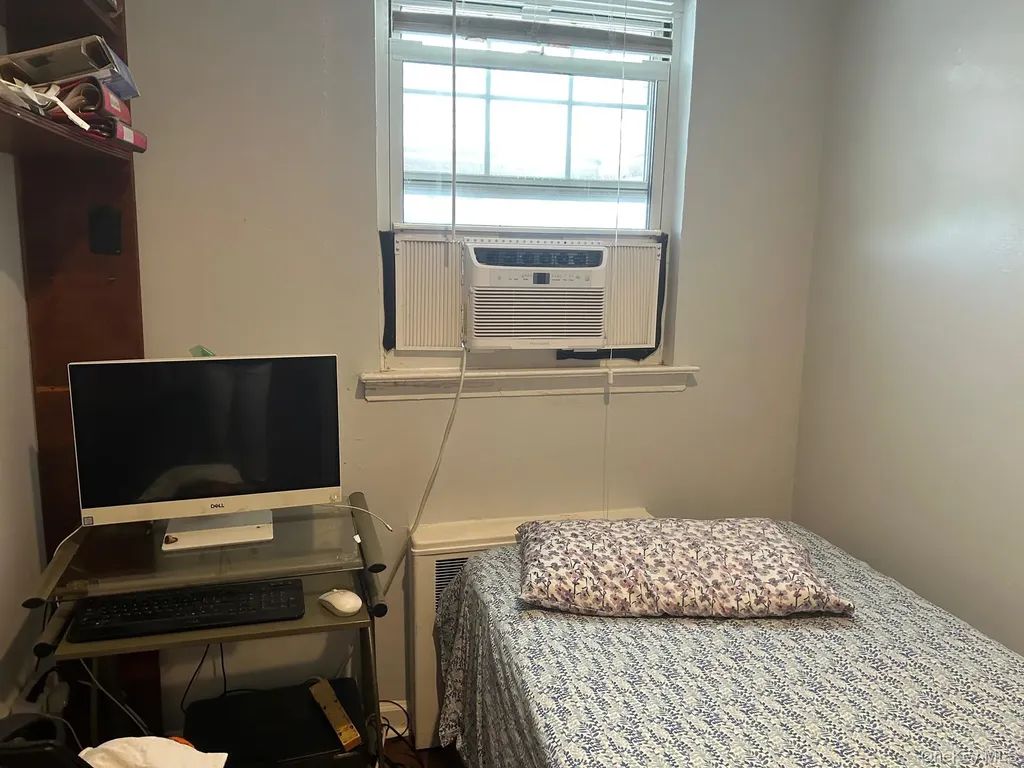 863 E 221st Street Bronx NY 10467