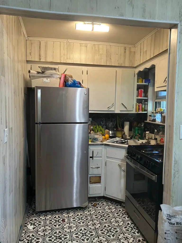863 E 221st Street Bronx NY 10467