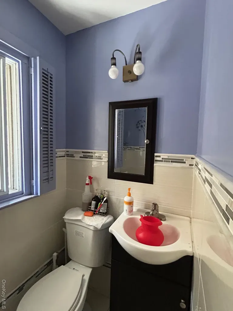 863 E 221st Street Bronx NY 10467